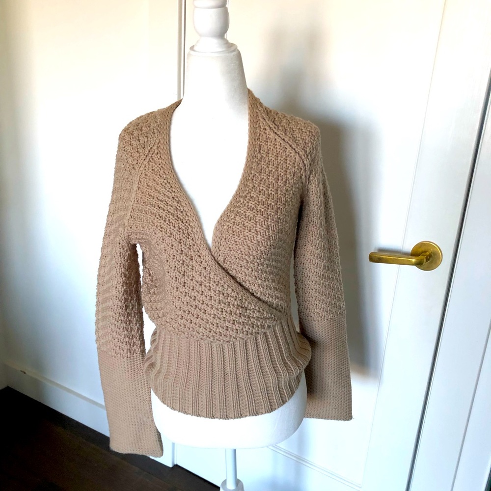 Deep V-neck Tan wool Magaschoni sweater Sz small